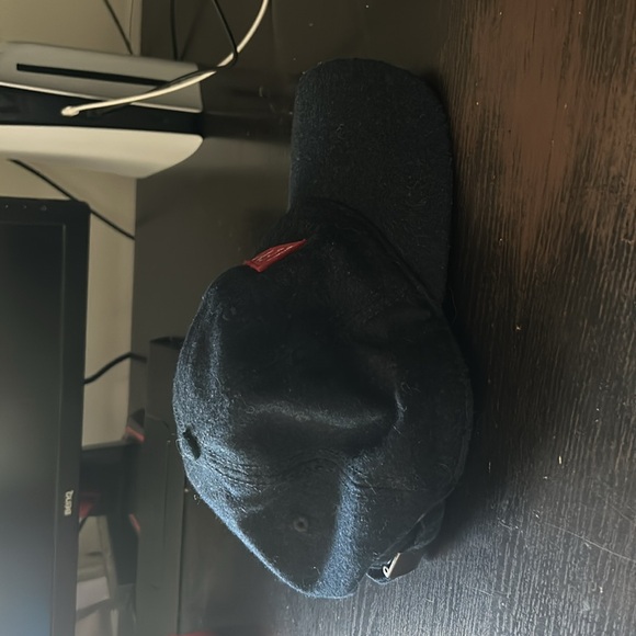 Levi’s Cap. - Picture 2 of 2